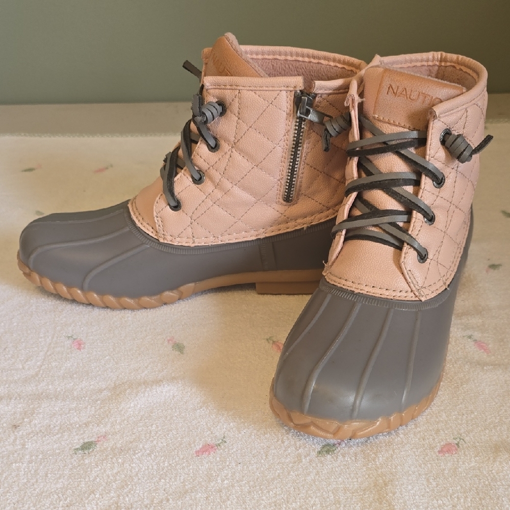 Nautica Dorsay Waterproof Quilted Duck Boots Sz 7